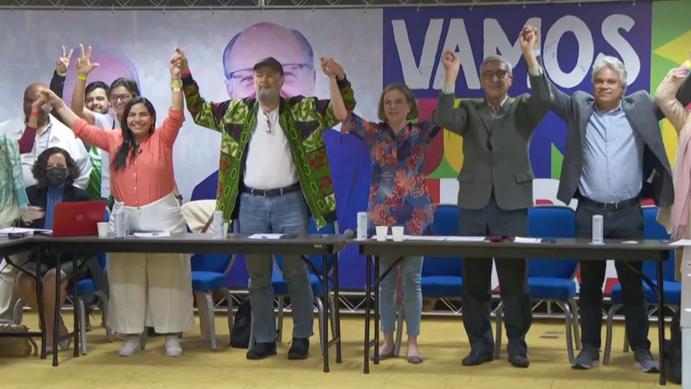 PT oficializa candidatura de Lula a presidencia