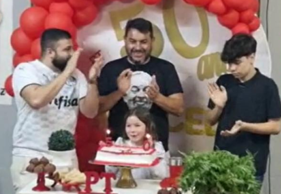 Tesoureiro do PT em Foz do Iguacu e morto durante festa de aniversario com tema lulista