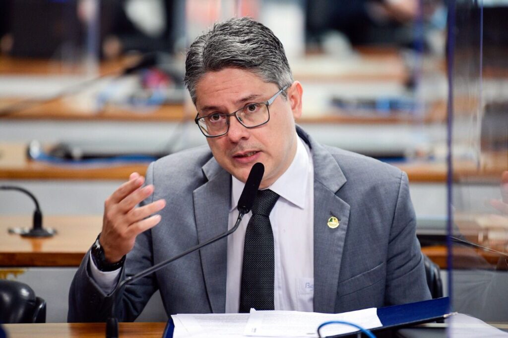 Alessandro Vieira apresenta principais propostas de campanha para governo