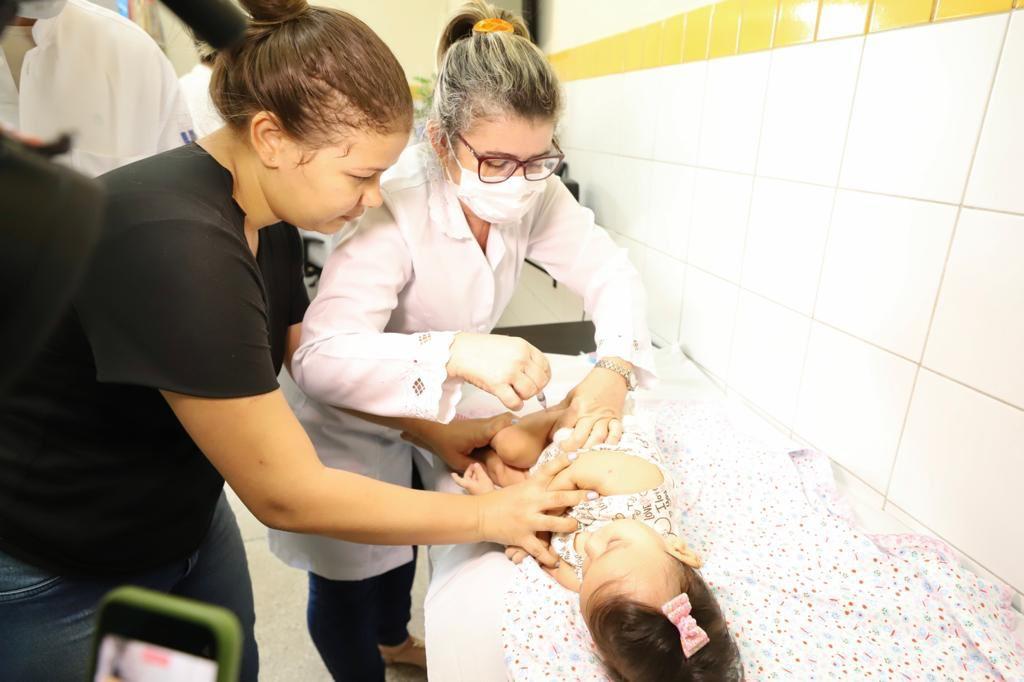 Aracaju vacina mais de 2 mil criancas e adolescentes em Dia D contra polio