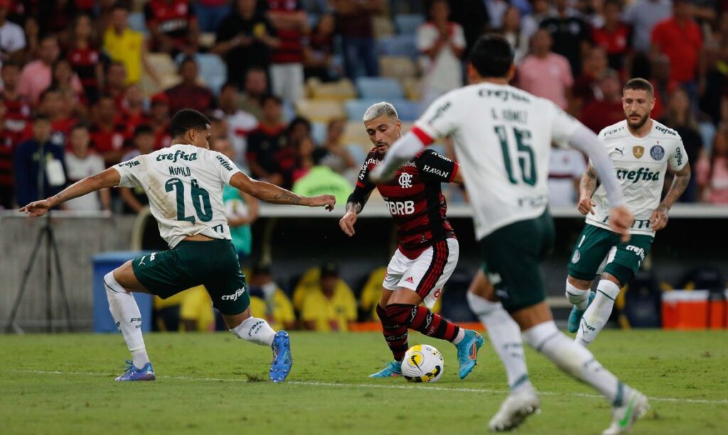 Brasileirao Flamengo tenta diminuir distancia para lider Palmeiras