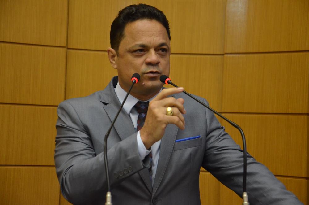 Capitao Samuel solicita regularidade para servidores a disposicao em orgaos publicos de Sergipe