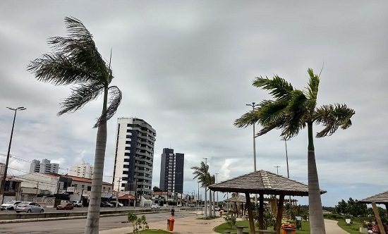 Defesa Civil alerta para ventos fortes de ate 60 kmh nas proximas 24h em Aracaju