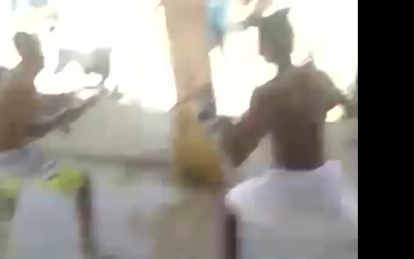 Detentos fazem duelo com facoes em penitenciaria de seguranca maxima veja video