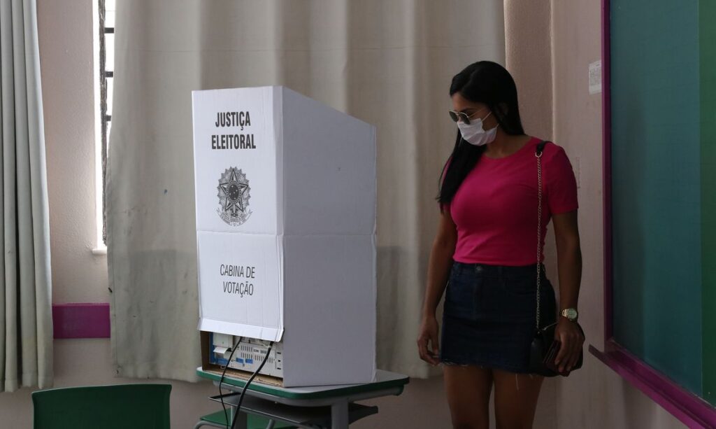 Eleicoes Mulheres sao a maioria do eleitorado brasileiro com 53