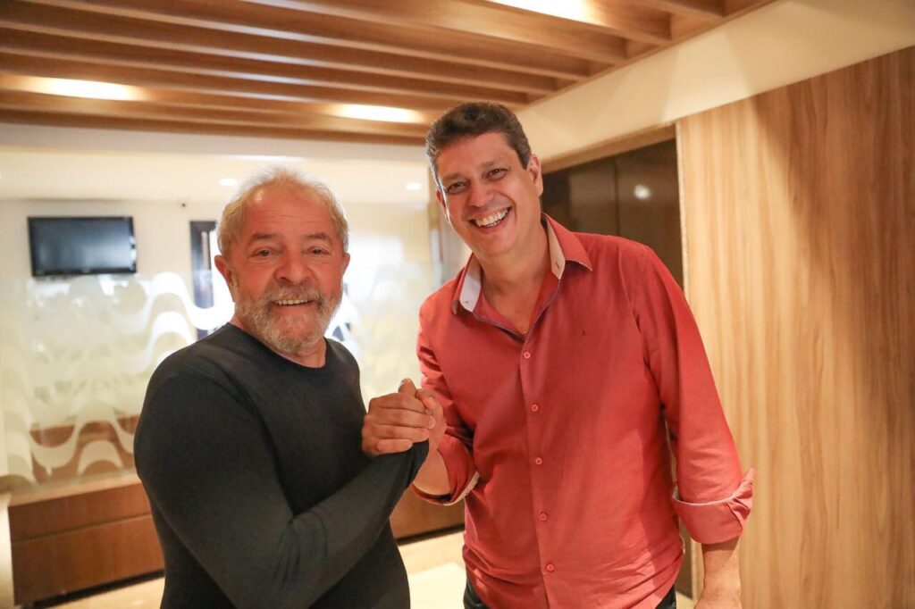 Ex funcionario de Marcio Macedo faz primeira doacao oficial para campanha de Lula