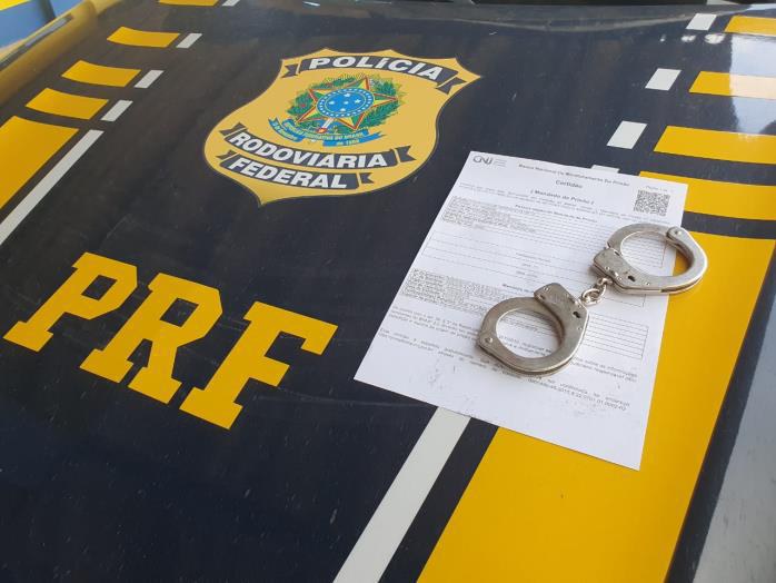 Motorista alcoolizado com mandado de prisao em aberto e preso em Cristinapolis