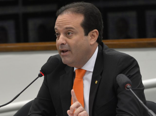 Nao e porque foi bom prefeito que vai ser bom governador afirma Andre Moura sobre Valmir
