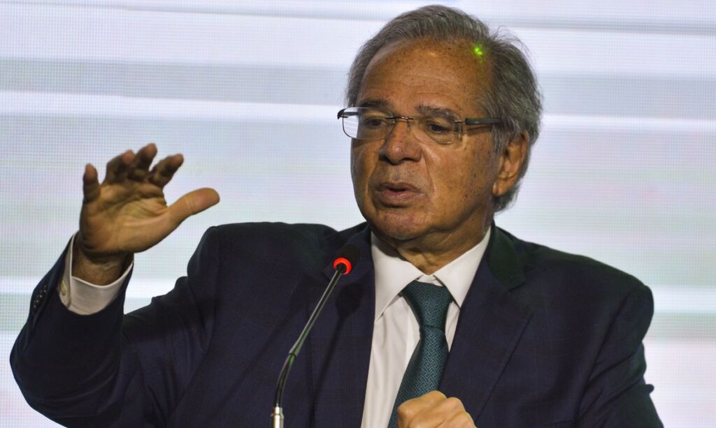 Paulo Guedes diz que desemprego caira para 8 antes do fim do ano