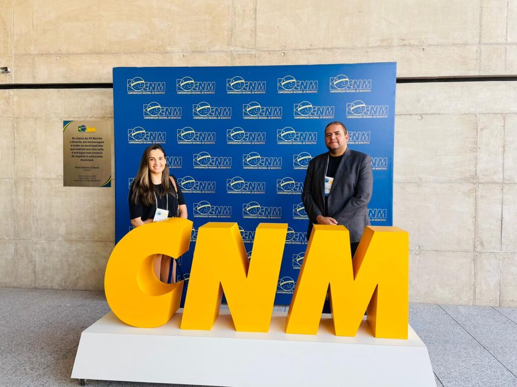 Secretarios municipais de Siriri buscam fortalecer a saude durante evento em Brasilia