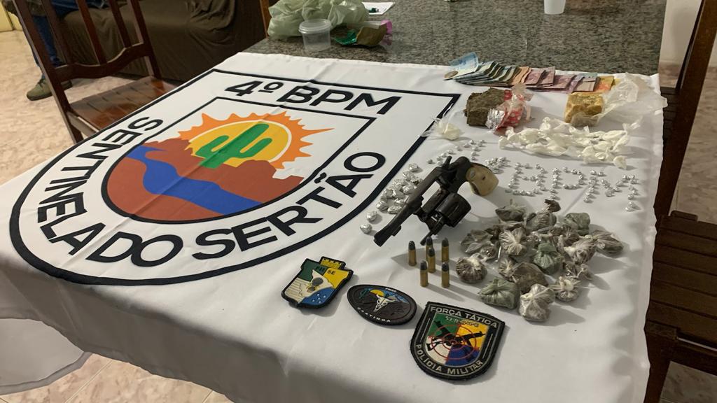Suspeitos de trafico sao presos em matagal em Poco Redondo