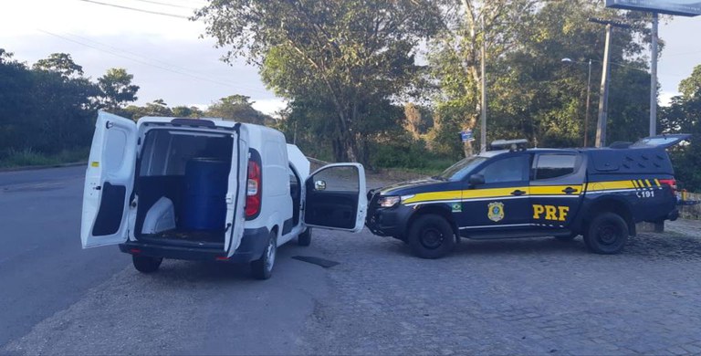 Tres suspeitos sao presos transportando mais de 100kg de drogas em Estancia