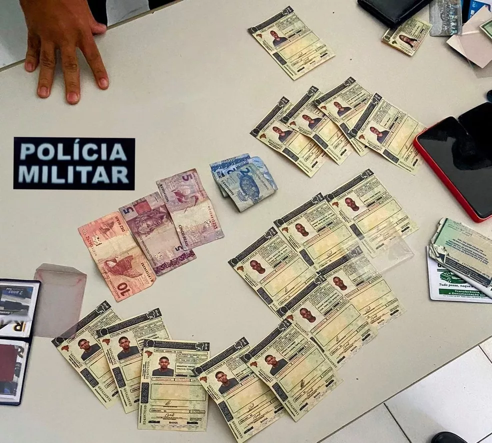 Trio preso com CNHs falsas iria aplicar golpes em Estancia