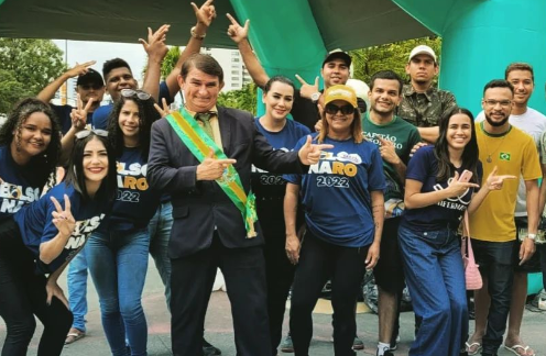 Bolsonaristas realizam atos pro governo em Aracaju