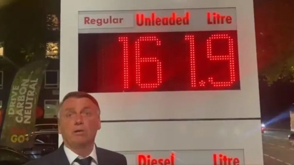 Bolsonaro critica preco de combustivel ingles e afirma que Brasil tem gasolina mais barata