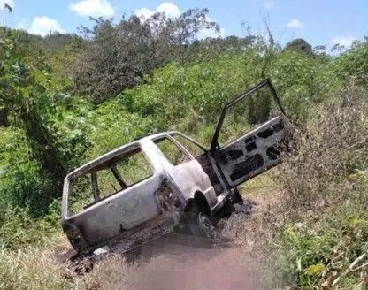 Corpo carbonizado sem identificacao e encontrado dentro de carro em Santo Amaro das Brotas