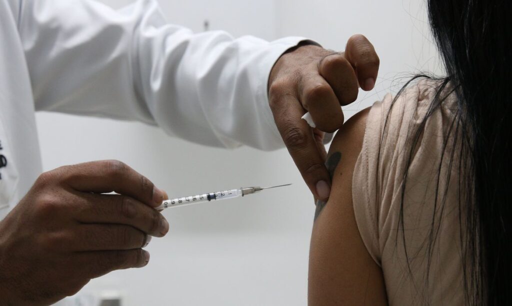 Covid 19 Brasil registra 7.772 novos casos e 73 mortes