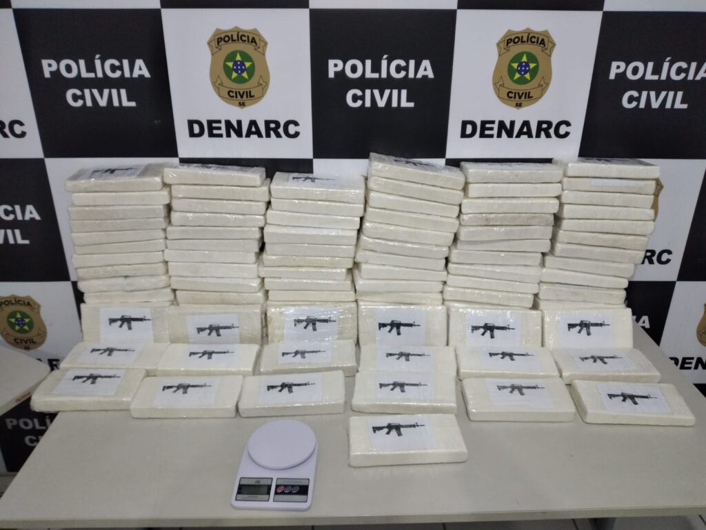 Denarc apreende quase 100Kg de cocaina no bairro Dezoito do Forte