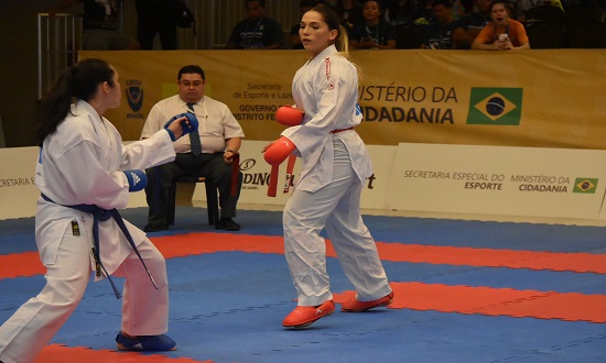 Estudante sergipana conquista ouro no karate durante JUBs 2022