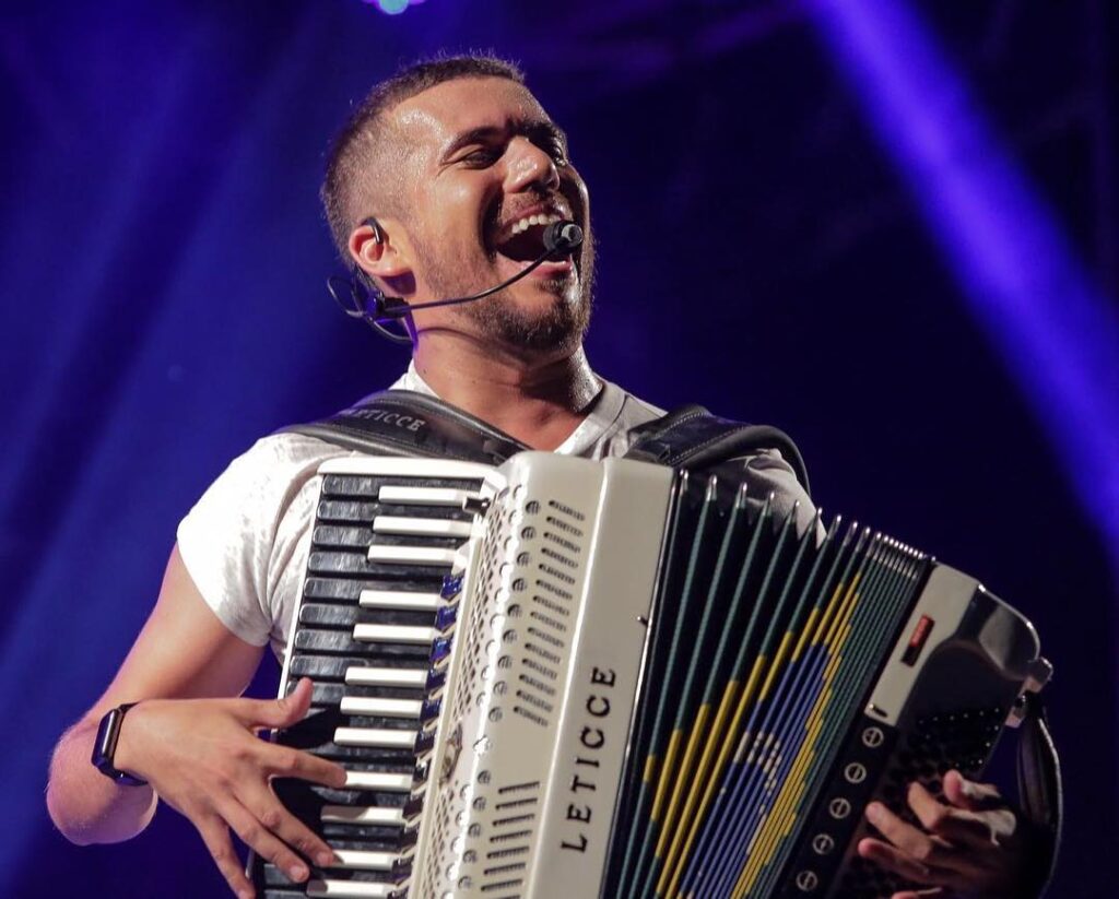 Luan Estilizado e Leo Santana estao entre atracoes da Festa do Vaqueiro em Porto da Folha