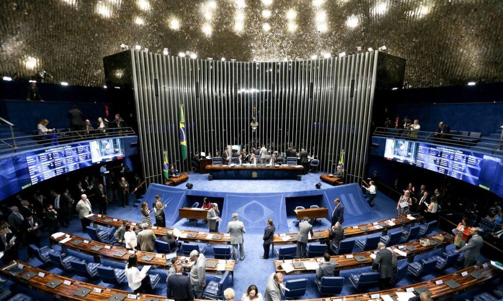 Senado aprova jornada flexivel de trabalho para pais de criancas pequenas