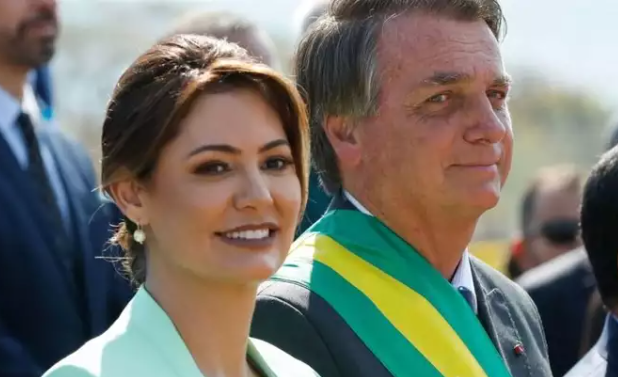 Ultrapassou todos os limites diz Bolsonaro a Moraes sobre investigacao de Michelle