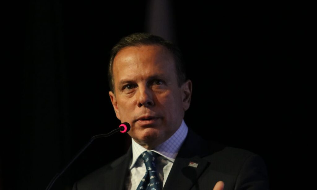 Apos 22 anos Joao Doria se desfilia do PSDB