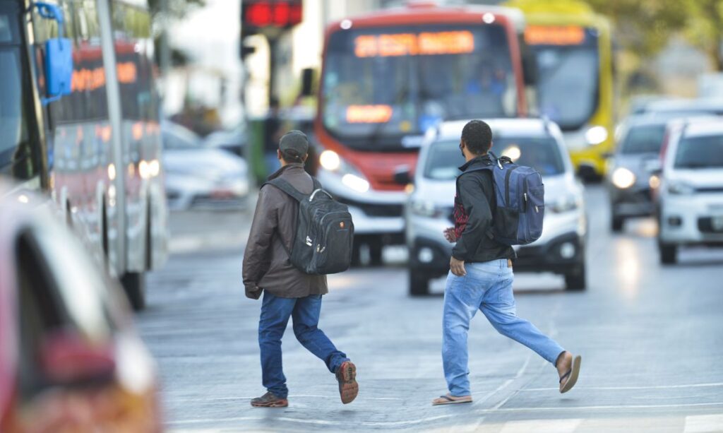 Brasil teve 23.040 casos e 206 mortes por covid 19 em 24 horas