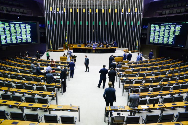 Camara dos Deputados pode votar MPs e urgencia de propostas sobre pesquisa eleitoral nesta terca