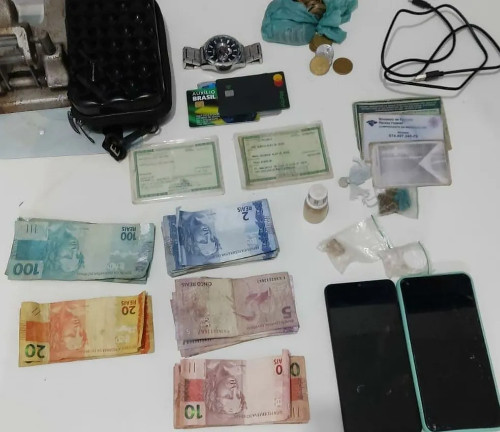 Casal e preso em flagrante por trafico de drogas em Nossa Senhora da Gloria