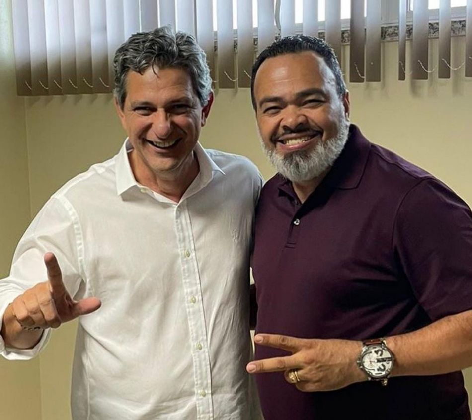 Cassado por abuso de poder Valdevan Noventa declara apoio a Rogerio Carvalho