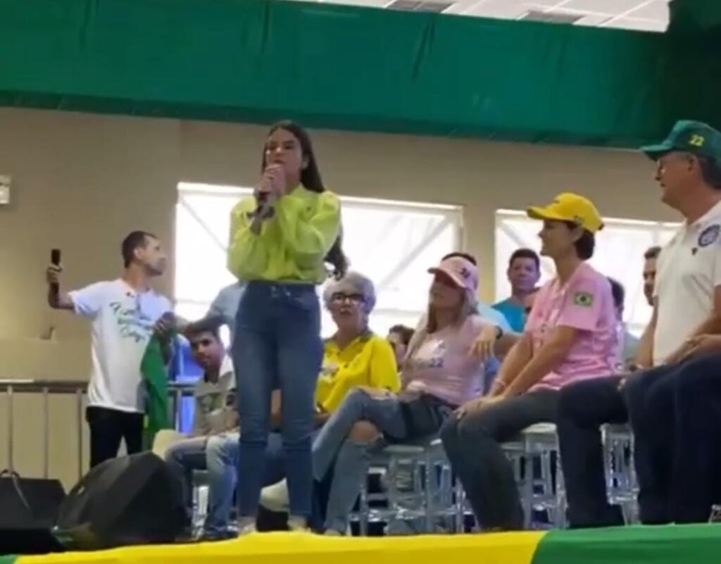 Em ato com Michelle Yandra declara apoio a reeleio de Bolsonaro