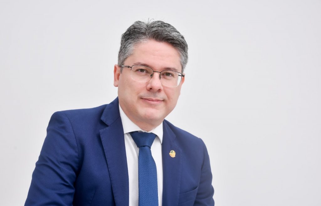 Entre Rogerio Carvalho e Fabio Mitidieri nao e dificil escolher diz Alessandro Vieira