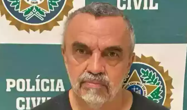 Jose Dumont deixa prisao com uso de tornozeleira eletronica