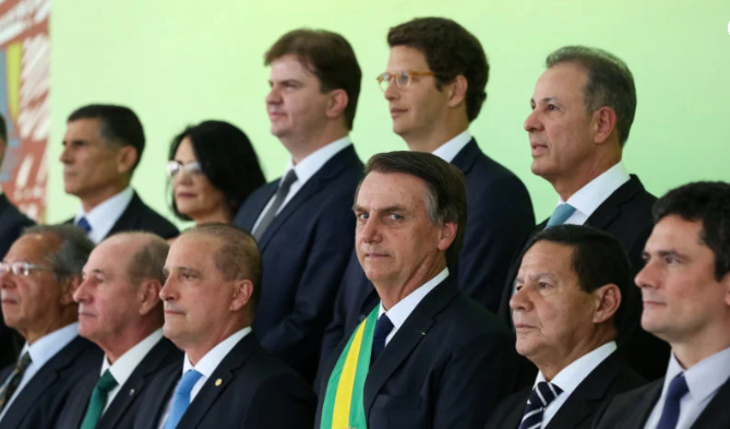 Maioria de ex ministros de Bolsonaro conseguem vaga no Congresso veja quais