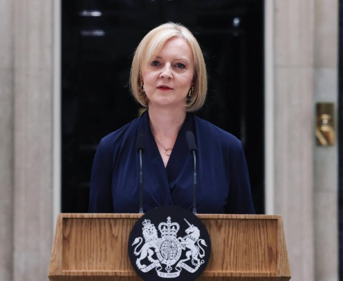 Primeira ministra britanica anuncia pedido de demissao