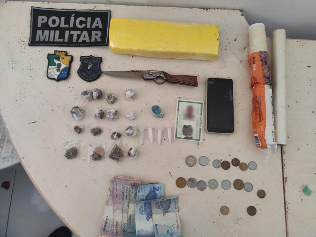 Suspeito de trafico e preso em flagrante com trouxas de maconha em Lagarto