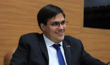 Talysson de Valmir reassume cadeira na Alese nesta terca 18