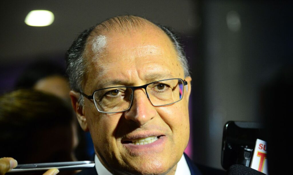 Alckmin anuncia parlamentares que vao integrar grupos tecnicos da transicao