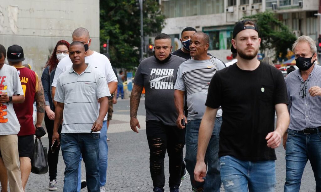 Brasil registra 2.978 novos casos de covid 19 e 34 mortes