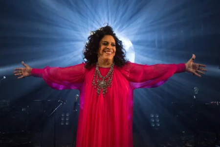 Gal Costa seria atracao da 37a edicao do FASC e organizacao do evento muda nome do palco em homenagem a artista