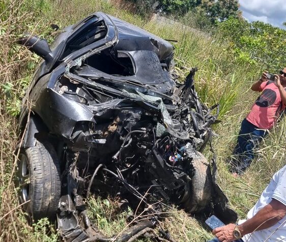 Homem morre apos se chocar contra carreta na BR 235 e1667301744135