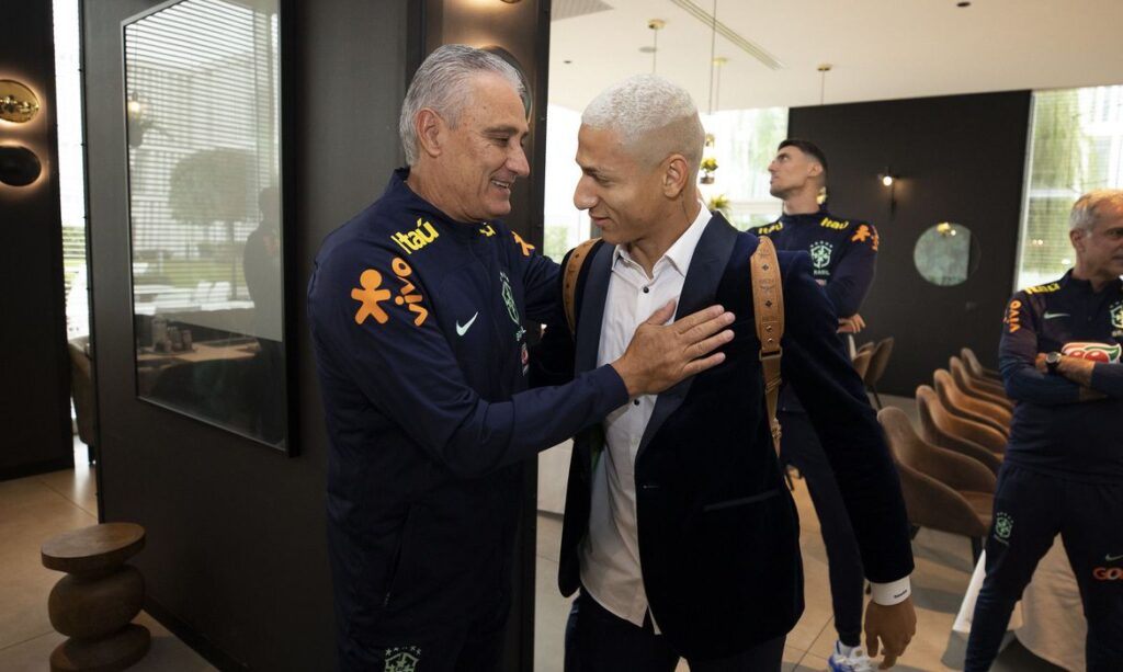 Selecao brasileira faz primeiro treino antes da Copa do Mundo