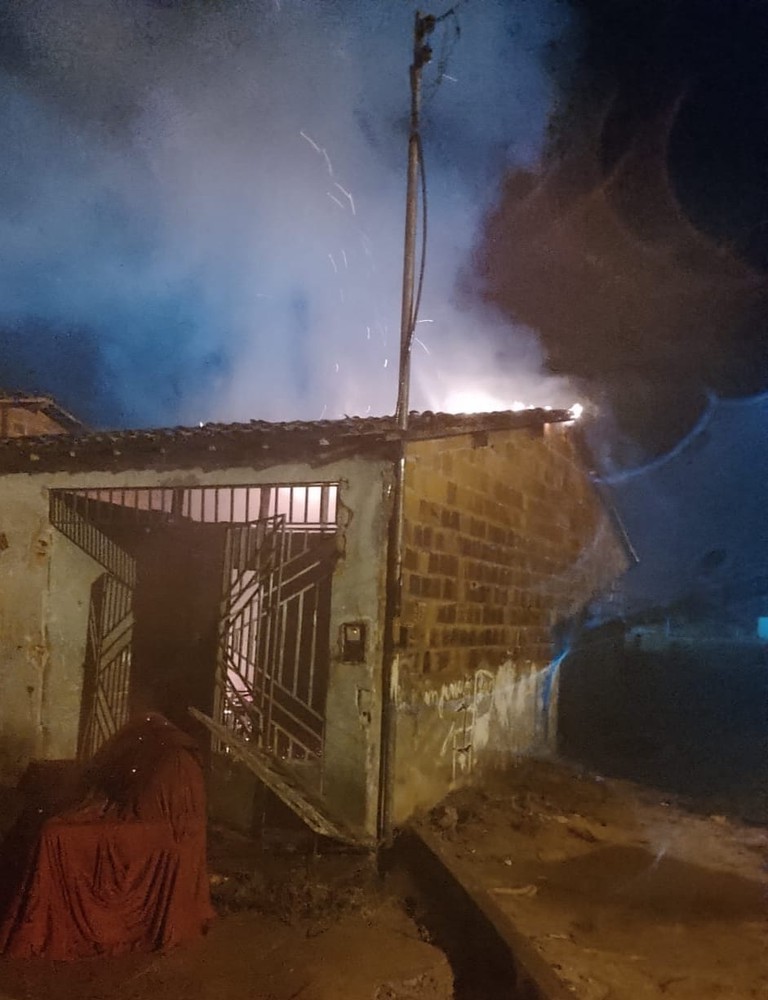 Suspeito de estuprar crianca de quatro anos e preso e tem casa incendiada no Sul Sergipano