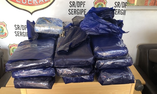 Duas mulheres sao presas com 20 kg de drogas no Aeroporto Santa Maria
