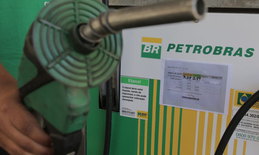 Petrobras reduz precos da gasolina e do diesel para as distribuidoras