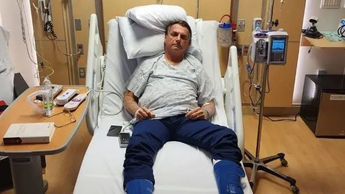 Bolsonaro publica foto em hospital apos ser internado nos EUA