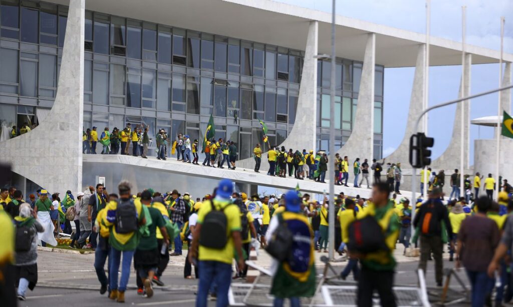 PGR denuncia 39 investigados por atos antidemocraticos em Brasilia