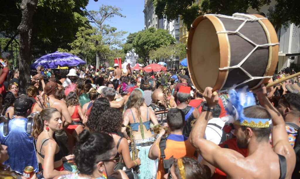 Justica proibe bloquinhos de carnaval no Conjunto Inacio Barbosa