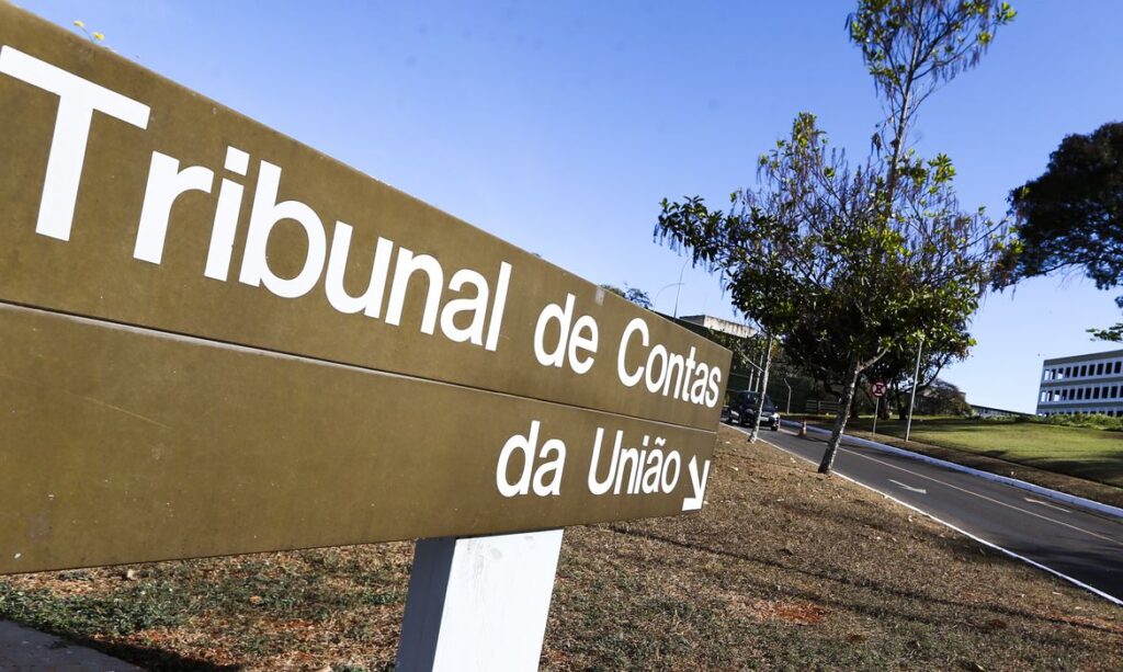 TCU vai apurar gastos de Bolsonaro com cartao corporativo